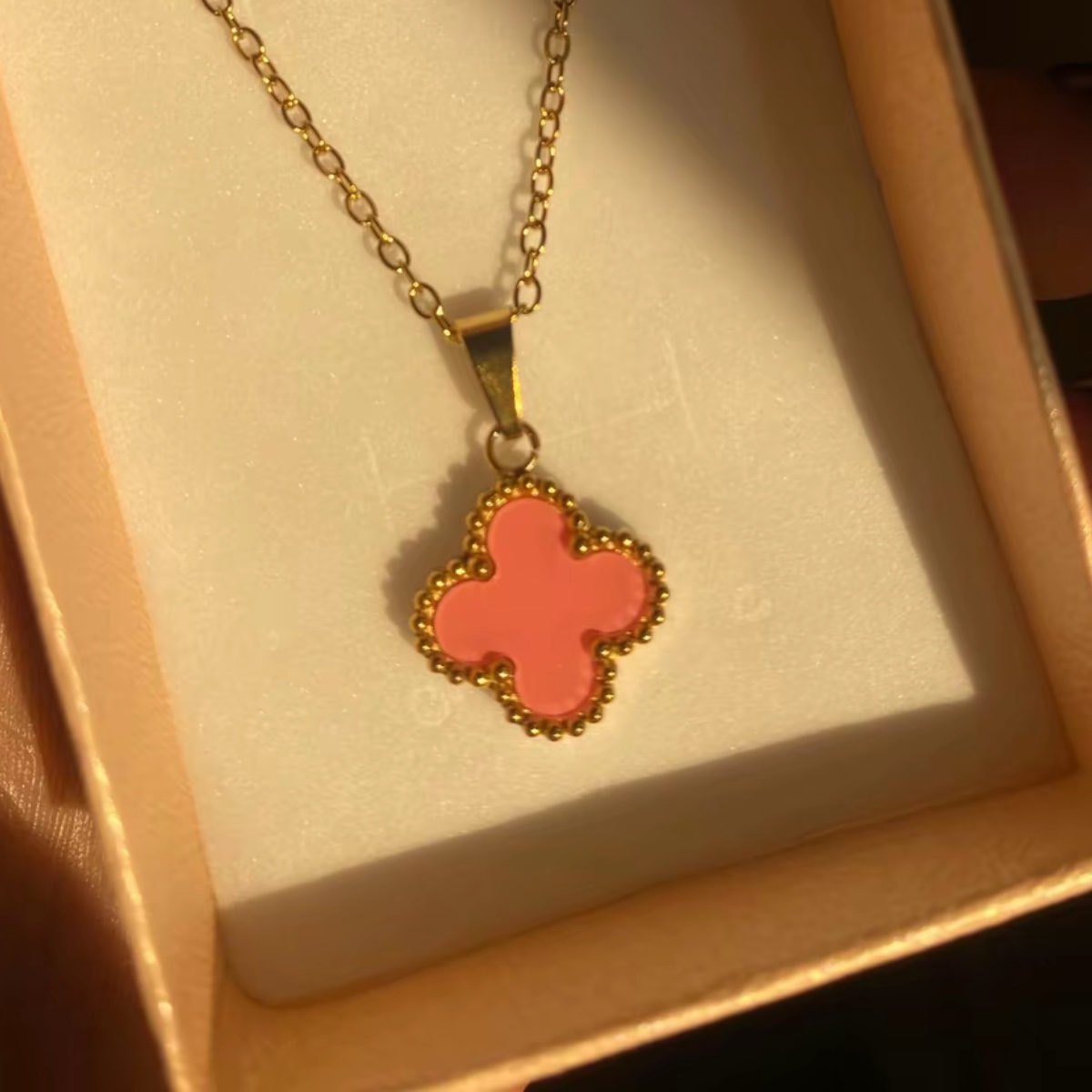 Single vancleef necklace