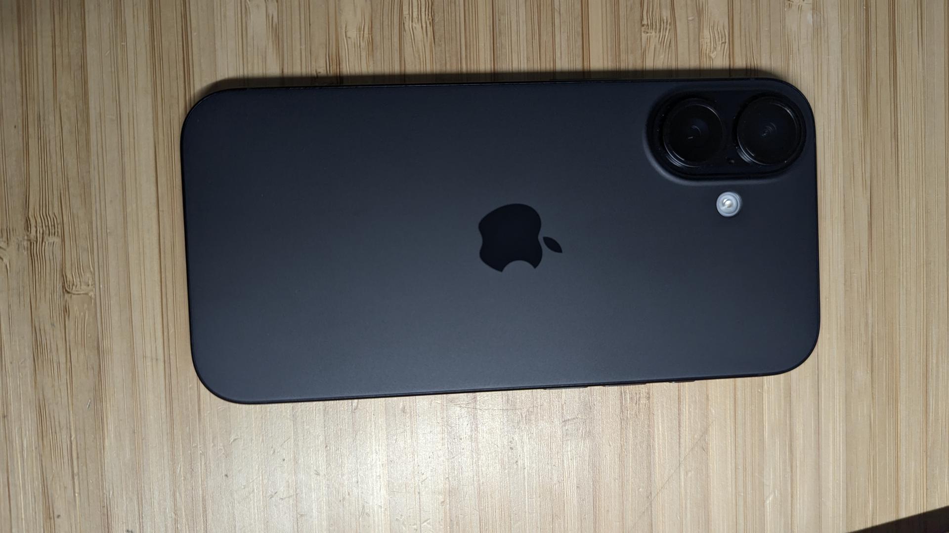 Iphone 16 plain